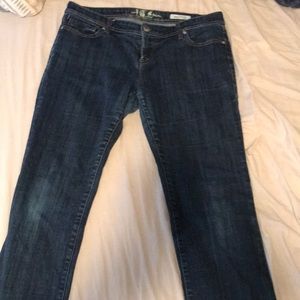 A pair of hottie jean